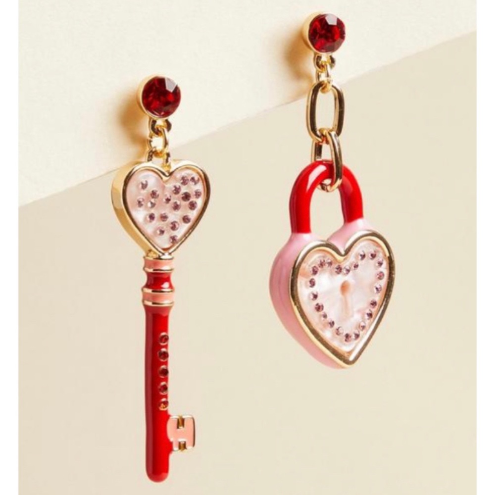 🆕💕Heart Lock Mismatch Earrings NWT Torrid New! Pink Red Gold